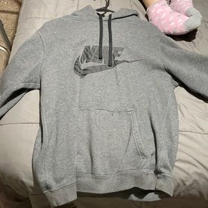 Fits medium nike sweatshirt